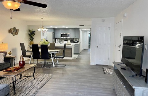 Royal Palm Bay Apartment | Grand Superior Bay 3BR Condo Near Disney
