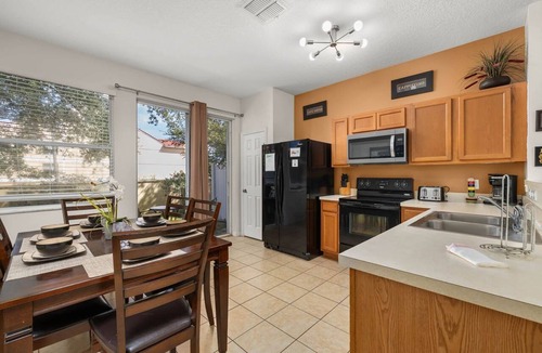 Crestwynd Bay Condo | GREAT LOCATION in My Home Away - 3 bed resort townhouse just 1.5 miles from WDW!