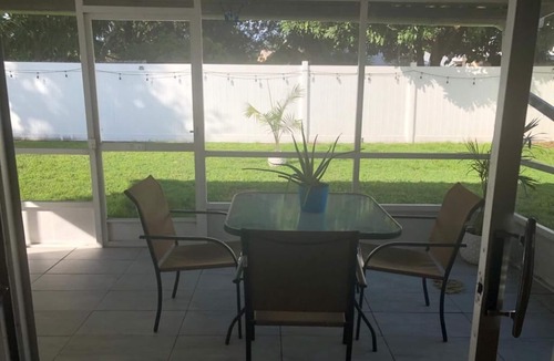 Orlando House | Great Location One Bedroom ,One bathroom ,Living area , dinning, and patio .
