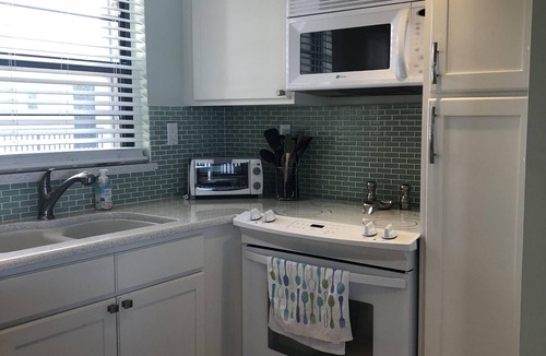 Central Beach Condo | GREAT PLACE FOR OCEAN FUN!