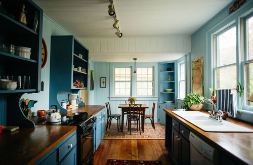 Farmington House | Greek Revival Farmhouse on River