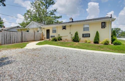 Greenwood Apartment | Greenwood Apt: 2 Mi to Self Regional Med Center!
