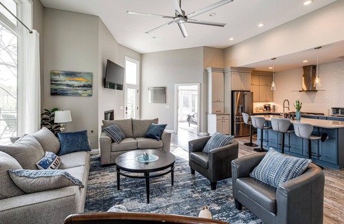 Greenwood House | Greenwood Group Retreat w/Large Private Dock!