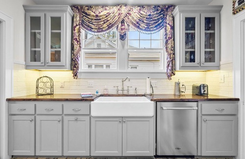 Greer House | Greer Getaway in Downtown Greer - Close to shopping, restaurants and nightlife!
