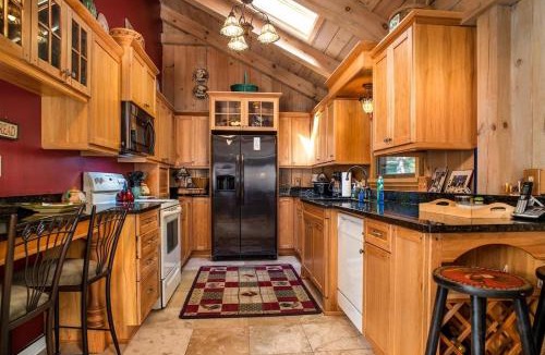 Brevard House | Grey Haven Cabin · Grey Haven Cabin in Connestee Falls
