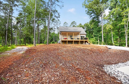 West Union House | Guest House at The Starling Bear Den