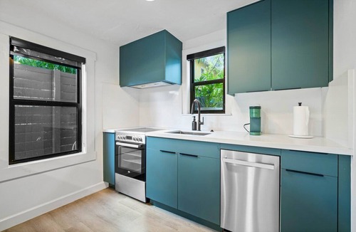 Flamingo Parks Apartment | Hacienda Flamingo Unit 3 - Modern 1BR Hideaway with Double Queen Beds