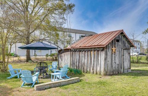 Wendell House | Half-Mi to Dtwn Wendell! 60s Farmhouse w/Fire Pit