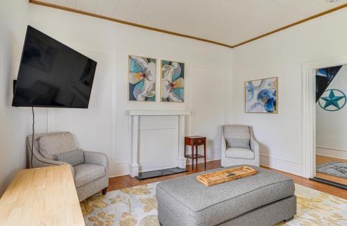 Wendell House | Half-Mi to Dtwn Wendell! 60s Farmhouse w/Fire Pit