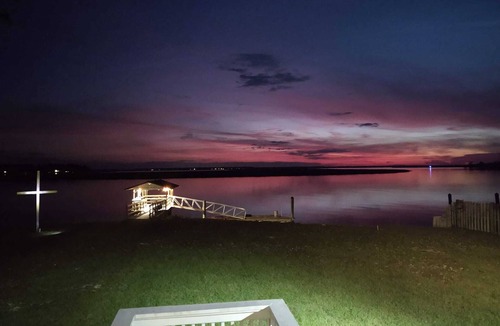 Midway House | Halfmoon on The Newport River