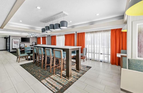 Bloomington Hotel | Hampton Inn Bloomington West