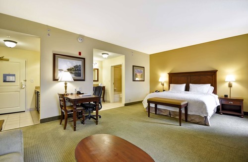 North Charleston Hotel | Hampton Inn & Suites North Charleston-University Blvd