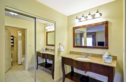 North Charleston Hotel | Hampton Inn & Suites North Charleston-University Blvd