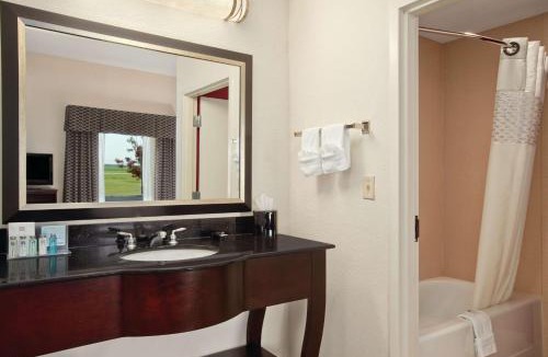 Millington Hotel | Hampton Inn & Suites Millington