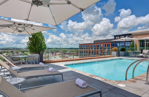 Downtown Nashville Hotel | Hampton Inn & Suites Nashville Downtown Capitol View