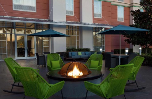 Airport North Hotel | Hampton Inn & Suites Orlando Airport at Gateway Village