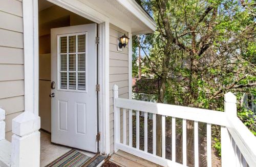 Dixon Park Apartment | Happy Times on Park Carriage by Lucky Savannah