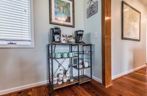 Beachwalk House | Harbor Island Family Beach Getaway - Golf Cart Included Short walk to Beach and Pool