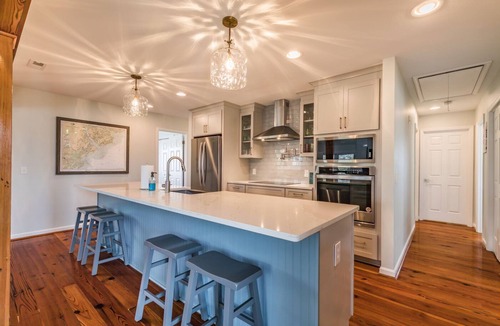 Beachwalk House | Harbor Island Family Beach Getaway - Golf Cart Included Short walk to Beach and Pool