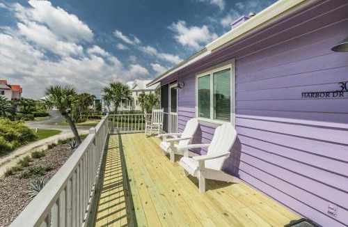 Beachwalk House | Harbor Island Family Beach Getaway - Golf Cart Included Short walk to Beach and Pool