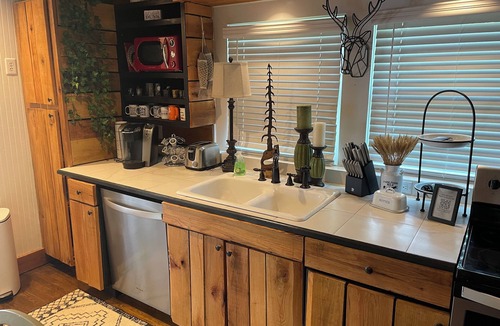Townville House | Hartley’s Haven on beautiful Lake Hartwell
