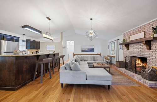 Martin House | Havenly Lake House w/Hot Tub & Private Dock!