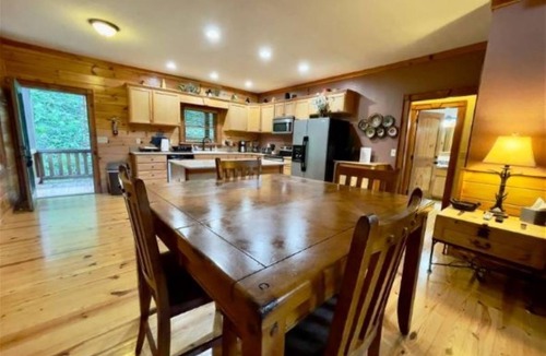 Robbinsville Cabin | Hawg Hideaway, near ‘Tail of the Dragon’ & Deals Gap