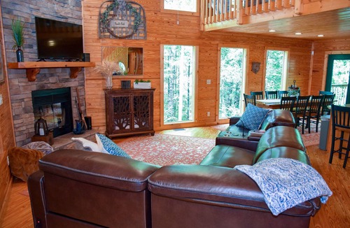 Townsend Cabin | Hawk's Nest - 4BR Cabin Minutes From The National Park And Cades Cove