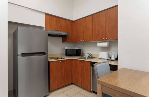 Naples Hotel | Hawthorn Extended Stay by Wyndham Naples