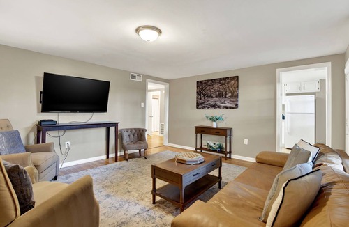 Historic District - North Apartment | Heated Pool Access | 5*Clean | Flex Cancelation