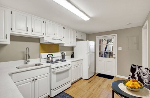 Historic District - North Apartment | Heated Pool Access | 5*Clean | Flex Cancelation