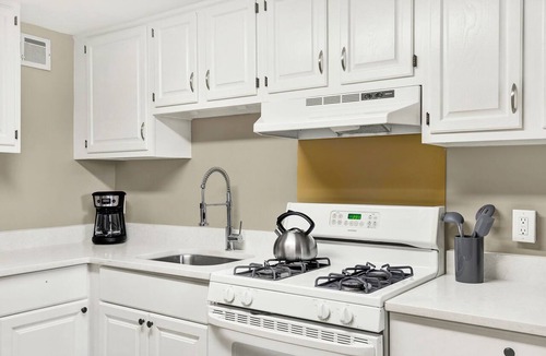 Historic District - North Apartment | Heated Pool Access | 5*Clean | Flex Cancelation