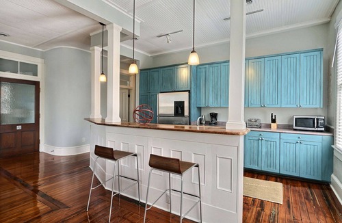 Historic District - North Apartment | Heated Pool Access | 5*Clean | Flex Cancelation