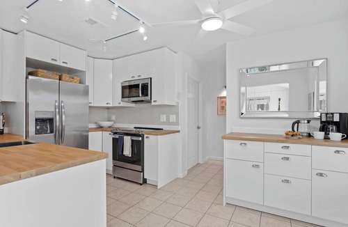 Whitney Beach House | Heated Pool, Bay Views & Kayak Launch — 6 Guests