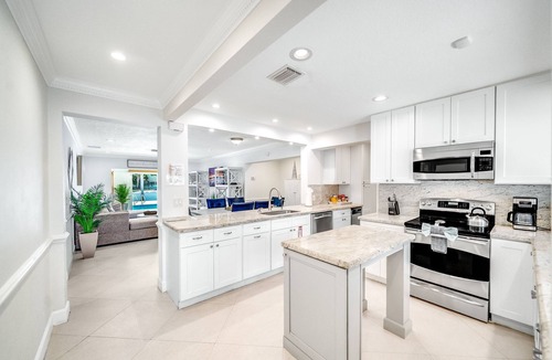 South New River Isles House | Heated Pool + Waterfront! Close To Beach & Shops!