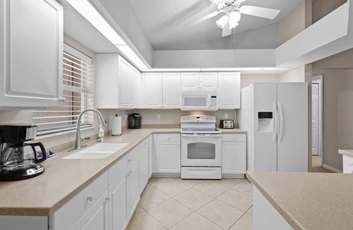 Mariner House | Heated saltwater pool, newly furnished - Villa Tropical Paradise.