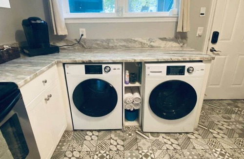 Historic Downtown Savannah Apartment | HEATED SWIM SPA! Unit A - The Hourglass Inn