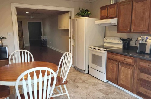 Jefferson Apartment | Here, you'll enjoy easy access to everything from this central location.
