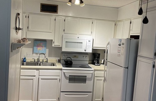 Folly Field Condo | HHI Beach & Tennis #AR416, 2BR2BA, top 4th fl, angled Oceanfront condo, 6 max.
