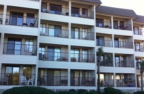 Folly Field Condo | HHI Beach & Tennis #AR416, 2BR2BA, top 4th fl, angled Oceanfront condo, 6 max.