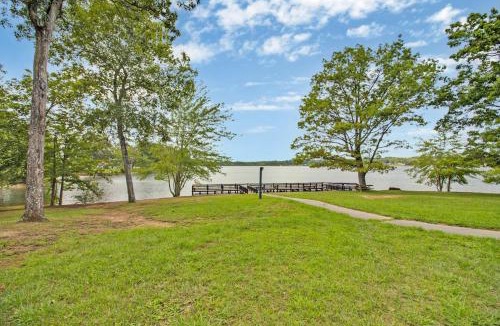Lake Tansi Apartment | Hiawatha East Lake Tansi by CoolVacay