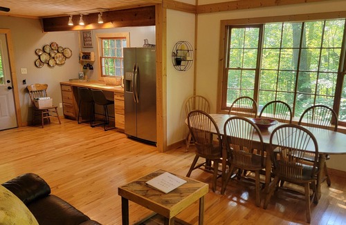 Almond Cabin | Hickory Ridge - HotTub - GSMNP, NOC, Train and Fontana Lake