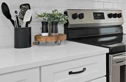 Inwood House | - HIDDEN GEM - Spacious, minimal and clean! Legoland + Disney