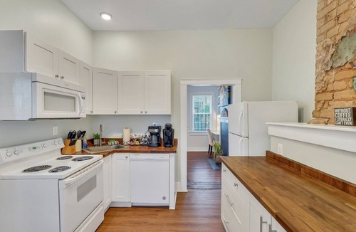 Savannah Victorian District House | Hidden Historic District Gem in Walkable Location by Lucky Savannah