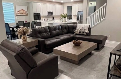 Zephyrhills House | High-End Big, Bold & Beautiful.