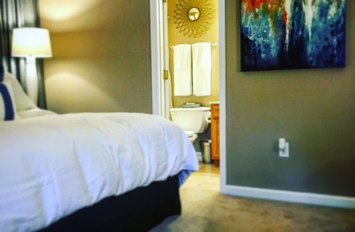 Athens Condo | High Point 301 2BR/2BA Condo Near University of Georgia Football & DT Athens GA