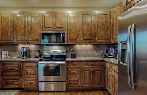 Highlands House | High Pond Cottage in Lake Osseroga | 2 Screened Porches, Stone Patio w Fireplace