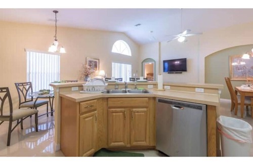Highgate Park House | Highgate Palace-near Disney World. 20min Drive