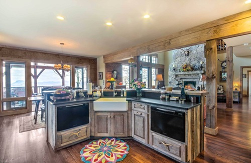 Sapphire Cabin | Hike, Ski & Explore! Mtn-View Cabin in Sapphire