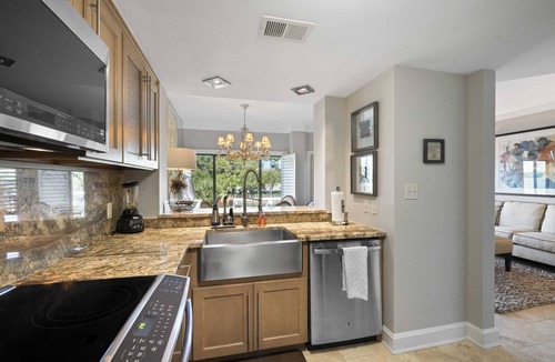 Palmetto Dunes Condo | Hilton head island voted best island 6 years by Condé Nast. Location location!
